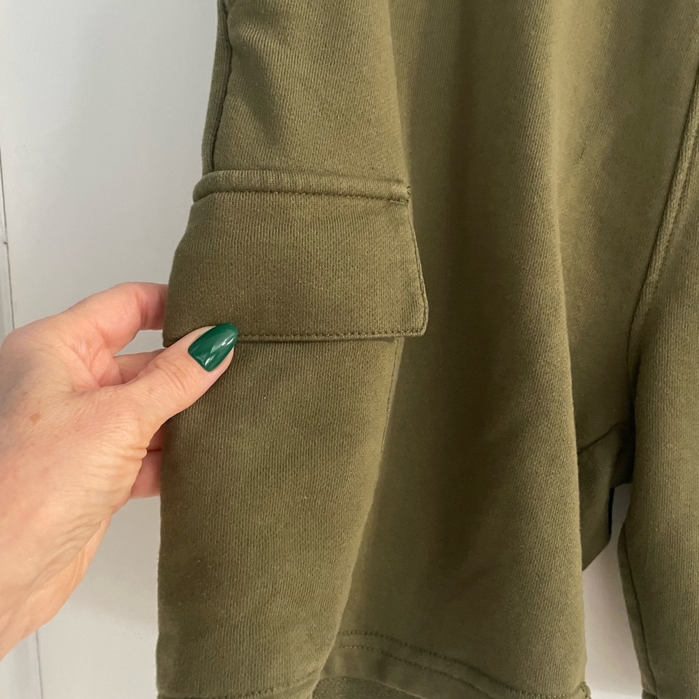 Primark Cares Khaki Men's Cargo Shorts in large - Picture 3 of 8